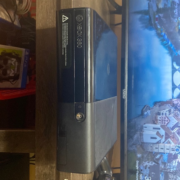 Black Xbox 360 used